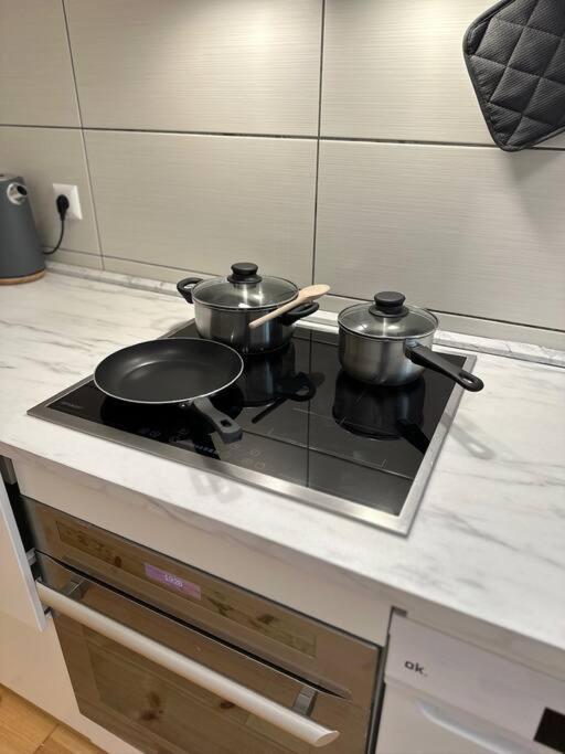 Modernes 2 Zimmer Apartment เบอร์ลิน ภายนอก รูปภาพ