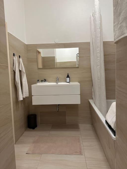 Modernes 2 Zimmer Apartment เบอร์ลิน ภายนอก รูปภาพ