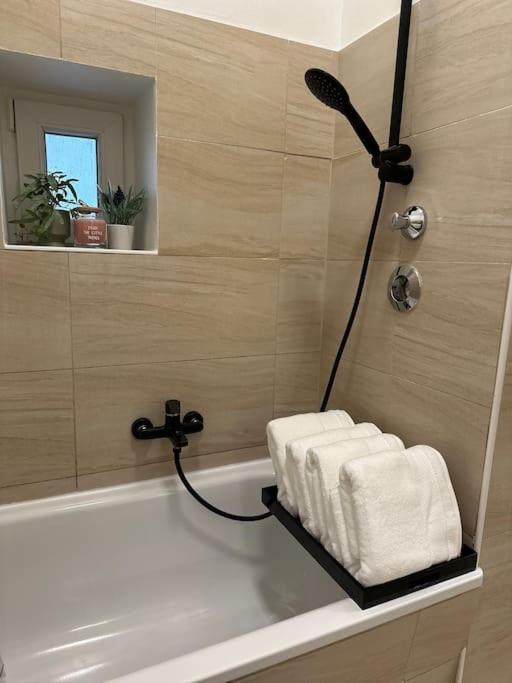 Modernes 2 Zimmer Apartment เบอร์ลิน ภายนอก รูปภาพ