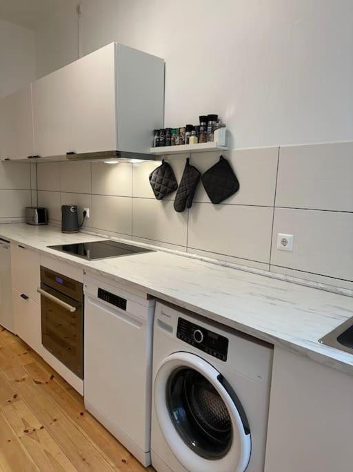 Modernes 2 Zimmer Apartment เบอร์ลิน ภายนอก รูปภาพ
