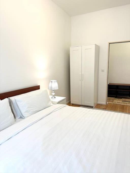 Modernes 2 Zimmer Apartment เบอร์ลิน ภายนอก รูปภาพ