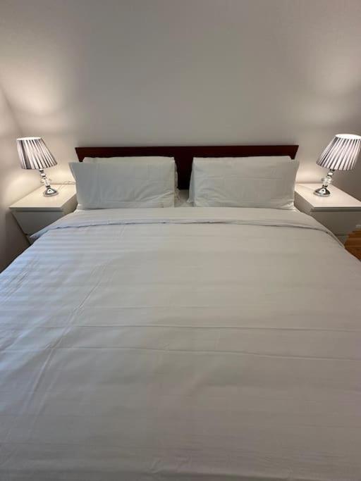Modernes 2 Zimmer Apartment เบอร์ลิน ภายนอก รูปภาพ