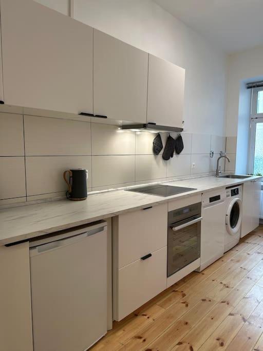 Modernes 2 Zimmer Apartment เบอร์ลิน ภายนอก รูปภาพ