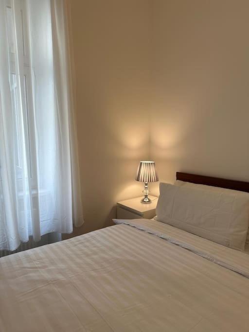Modernes 2 Zimmer Apartment เบอร์ลิน ภายนอก รูปภาพ